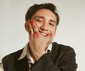 Der neue Song von Oliver Sim