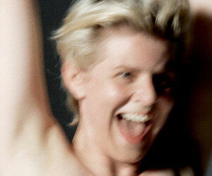 Robyn: Sexistential