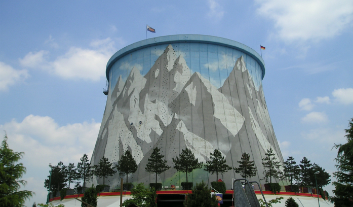 Koeltoren als klimwand in Wunderland Kalkar